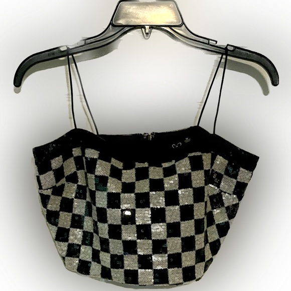 Crop top - Picture 1 of 1